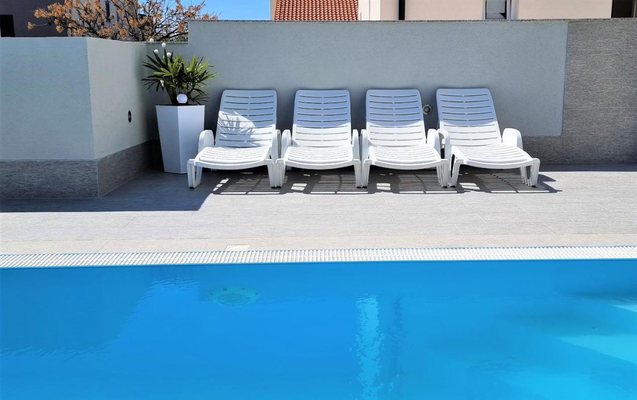 Apartments Le Mare - Pool, Sandstrand, Meerblick, W-Lan, Grill Privlaka  Exterior foto